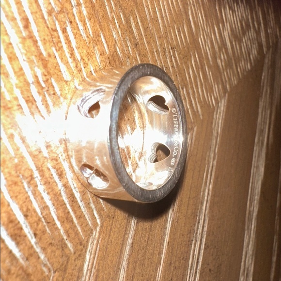 Tiffany & Co. Vintage 925 Silver Heart Stencil Cut-Out Band Ring - Approx. 6 🤍 - Picture 5 of 14